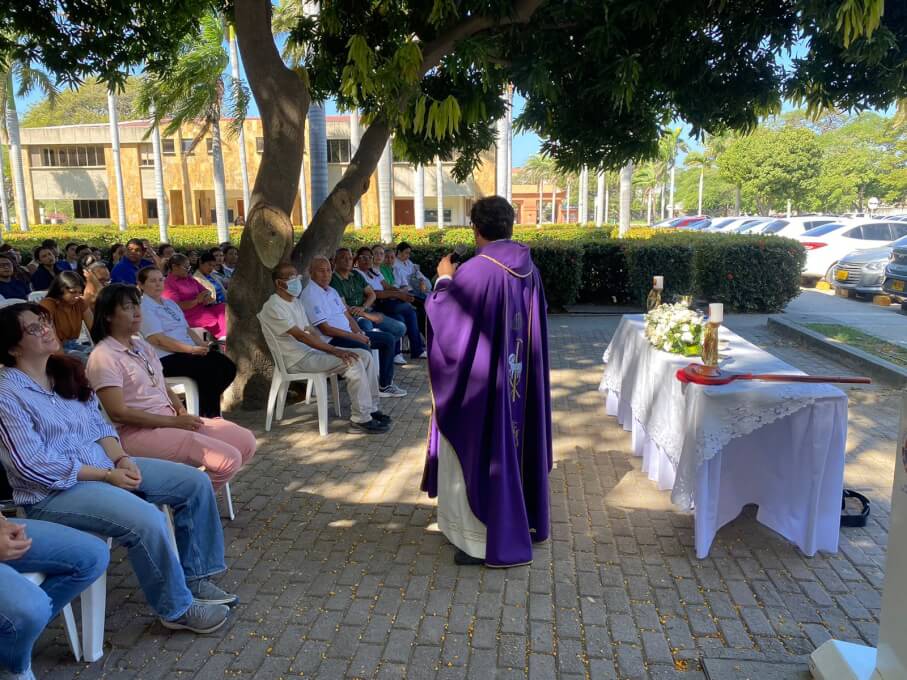 Miércoles de ceniza en UNIMAGDALENA.