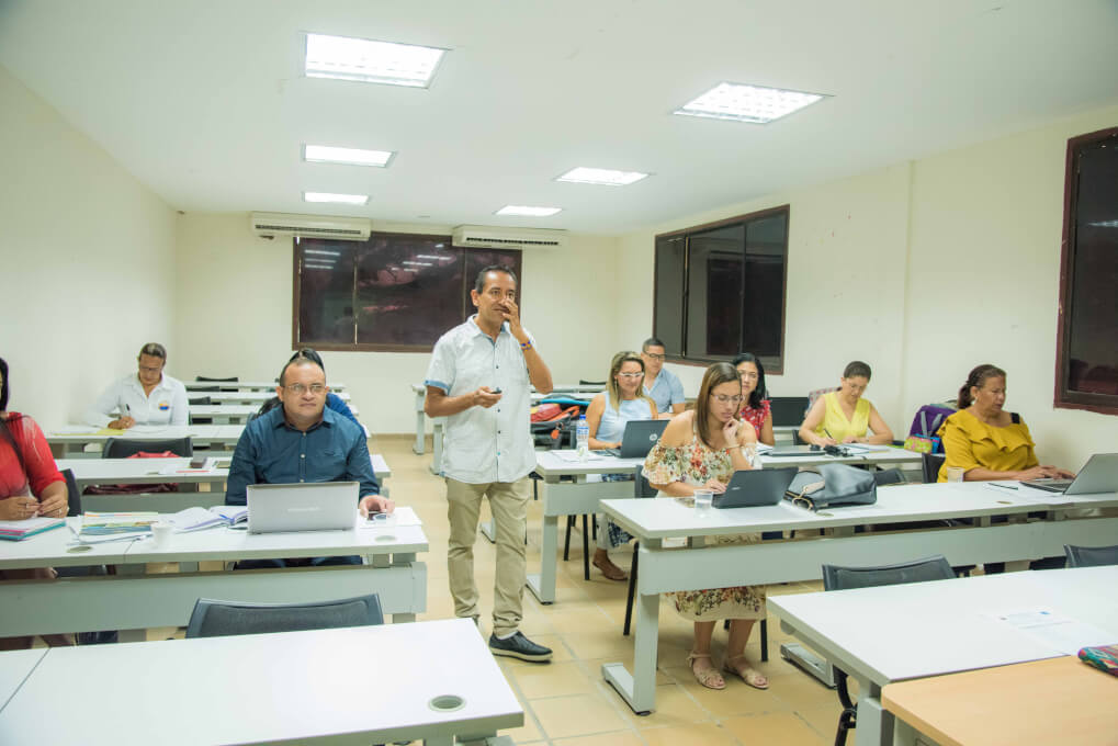 Seminario Artículos Científicos Cohorte 50-3 Dr. Alexander Stefanell Ballesteros (Universidad Lee)