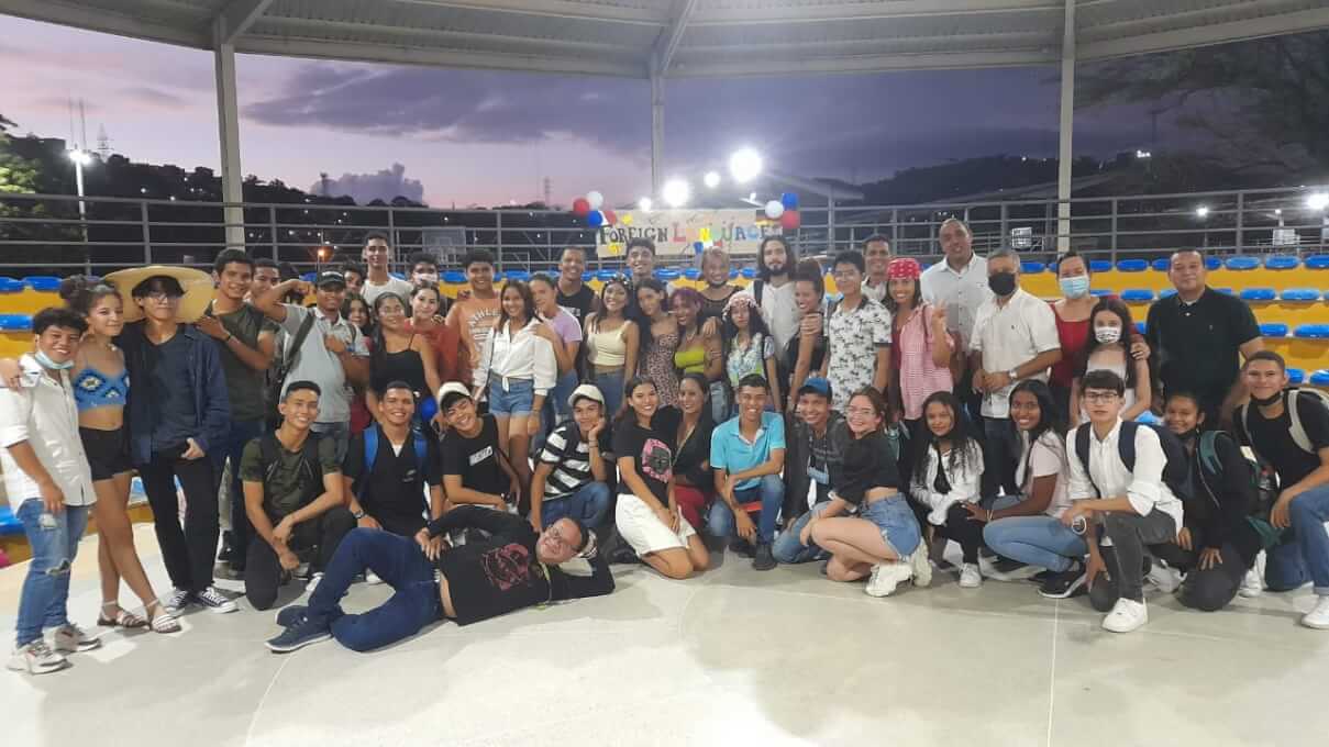 LICENCIATURA EN LENGUAS EXTRANJERAS CON ENFASIS EN INGLES