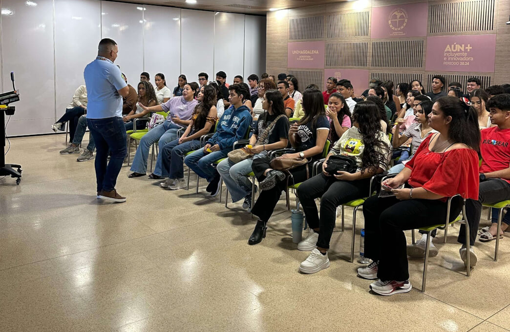 Bienvenida a estudiantes de primer semestre 2025-1